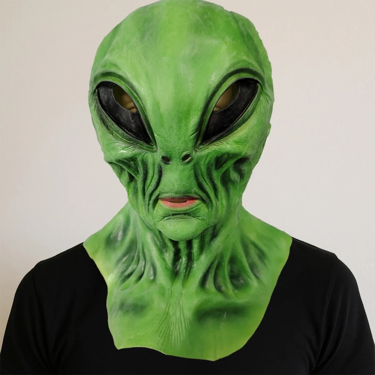 Green alien latex mask, Halloween party role play, scary and creative alien headgear, escape room haunted house COSPLAY props